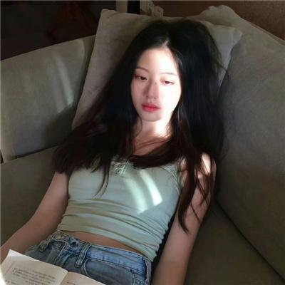 初恋鲨很大海报